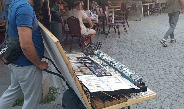 Odunpazarı'nda seyyar satıcı ve dilenci operasyonu