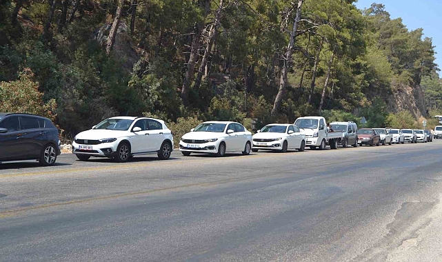 Ölüdeniz'e tatilci akını