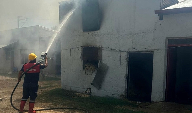 Özdemir köyünde çatı yangını!