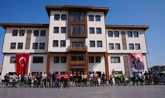 Pedallar Yunusemre&#039;den Emiralem&#039;e çevrildi