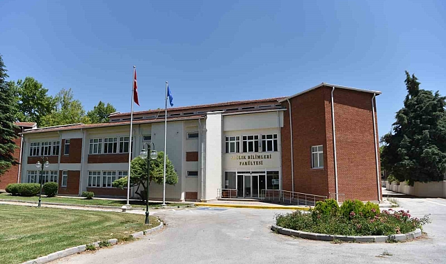 Sağlık Bilimleri Fakültesi Eğitim Alanındaki İlkleriyle Konuşuluyor