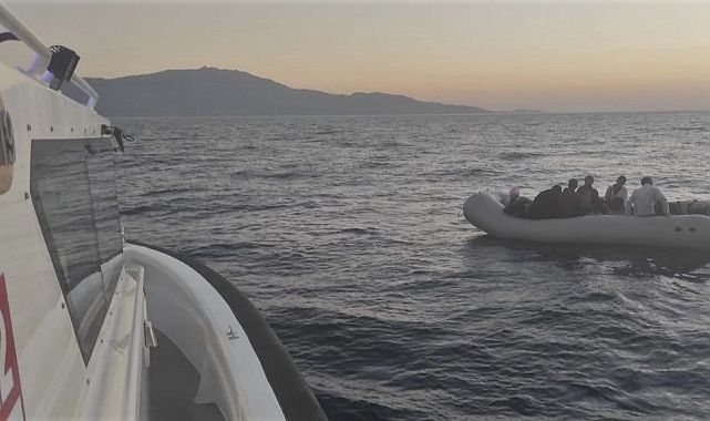 Sahil Güvenlik ekiplerince 17 kaçak göçmen kurtarıldı