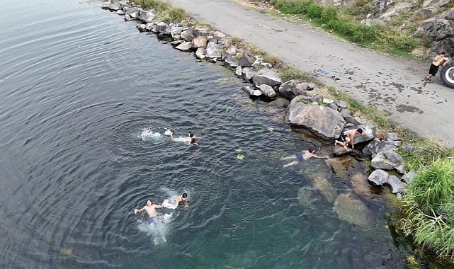 Serinlemek isteyenler soluğu Karasu Çayı&#039;nda aldı