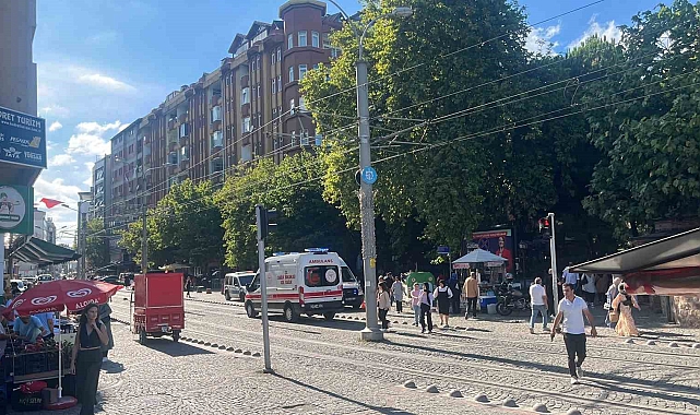Sigara isteyen kişinin talebini geri çeviren şahıs, bıçaklandı