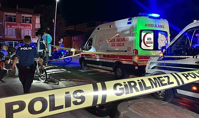 Tırın altında kalan motosikletli feci şekilde can verdi, kaza anı kamerada