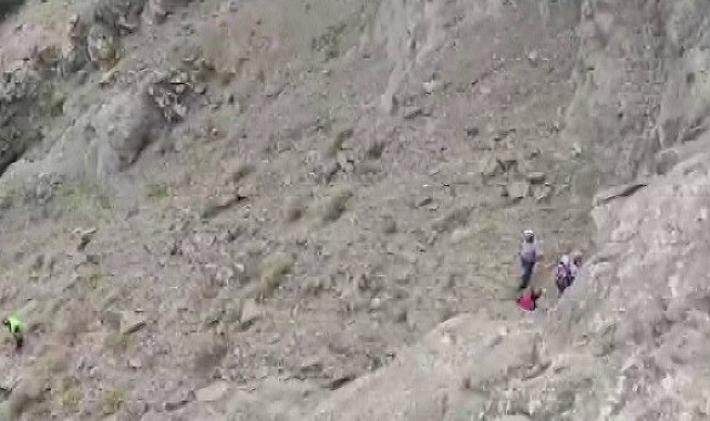 Tırmandığı kayalıklarda mahsur kaldı
