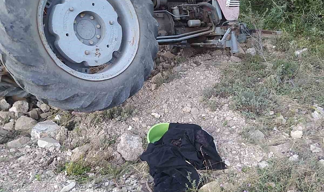 Traktör devrildi, 11 kişi yaralandı