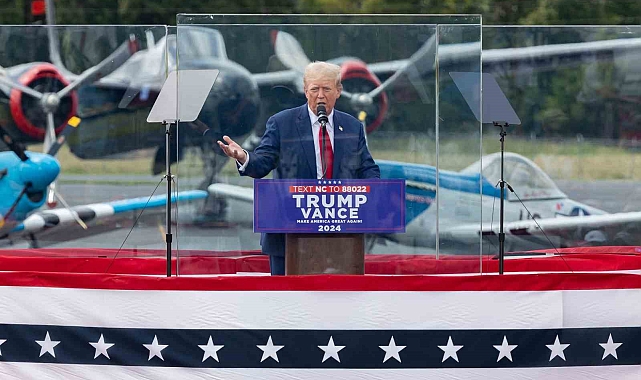 Trump,  kurşungeçirmez cam arkasında konuştu