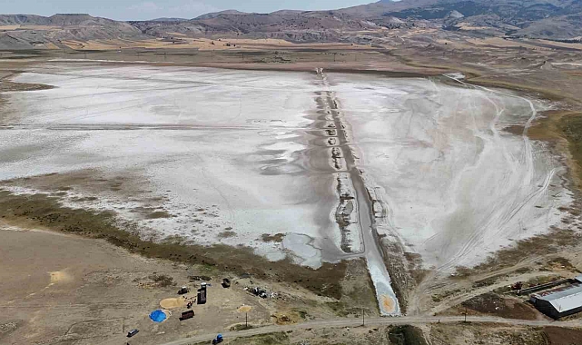 Ulaş Gölü kuraklık nedeniyle alarm veriyor