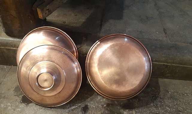 Unutulmaya yüz tutmuş 'kalaycılık' mesleğini yaşatmaya çalışıyor