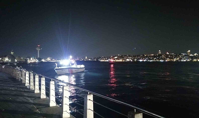 Üsküdar&#039;da denize düşen 26 yaşındaki genç kadın için arama çalışması başlatıldı
