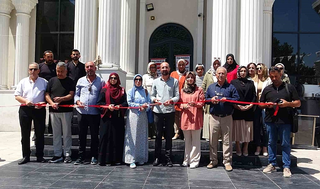 Usta öğreticiler, 6 ayda yaptıkları eserleri lösemili hastalar için satışa sundular
