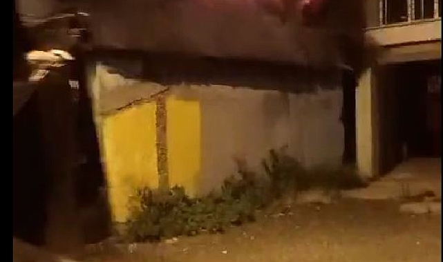 Uyuşturucu bağımlılarının dadandığı metruk bina alev topuna döndü