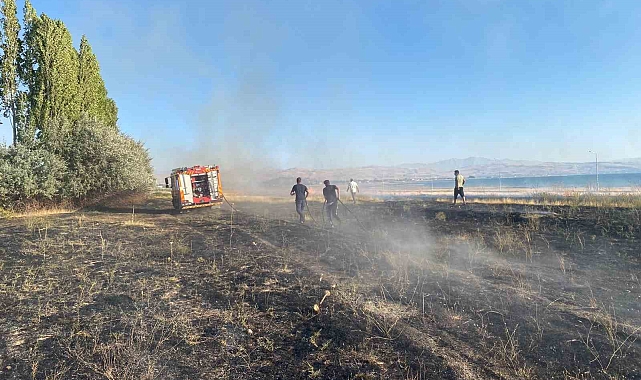 Van&#039;da anız yangını