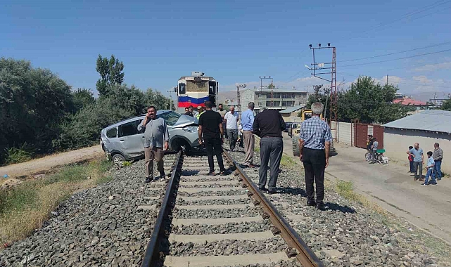 Van&#039;da hemzemin geçitte kaza: 1 yaralı