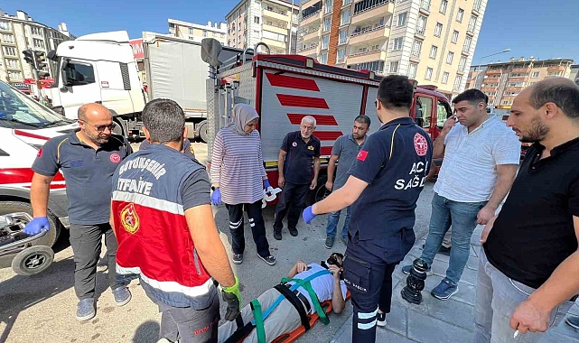 Van'da iki otomobil çarpıştı