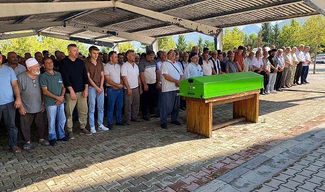 Yaşlı çift 1 gün arayla vefat etti