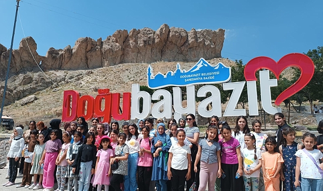 Yaz Kur'an Kursu Öğrencilerine Tarih ve Kültür Gezisi Düzenlendi