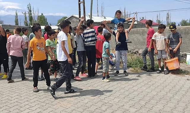 Yaz Kur&#039;an Kursu Öğrencilerinin Çevre Temizliği Duyarlılığı