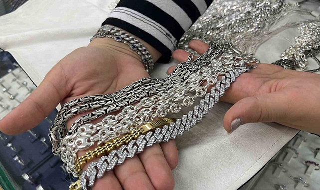 &quot;Yurtdışında yaşayanlar gümüş takılarak ilgi gösteriyor&quot;