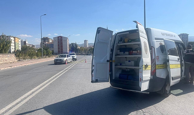 1 yıl önce boşandığı eski eşinin aracının önünü keserek silahla vurdu