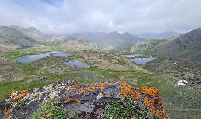 10 turkuaz renkli volkanik göl