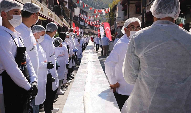 114.7 metrelik lokum denemesi başarılı olarak Guinness Dünya Rekorları kitabına girdi