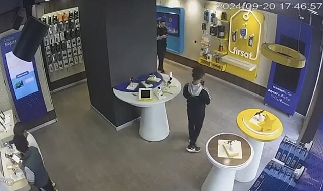 160 bin lira değerindeki telefonları saniyeler içinde çaldılar