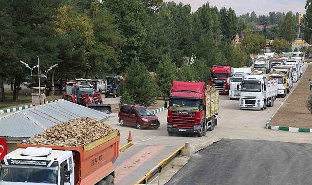 2 milyar 500 milyon lira katkı sağlayacak şeker pancarı alımı başladı