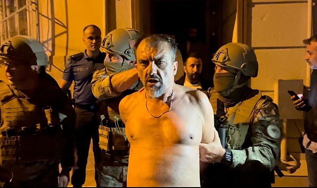 26 suç kaydı bulunan eski bir boksör polise silah çekti