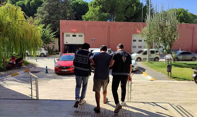 29 ayrı suç kaydından 43 yıl 8 ay 25 gün kesinleşmiş hapis cezası bulunan 27 yaşındaki genç tutuklandı