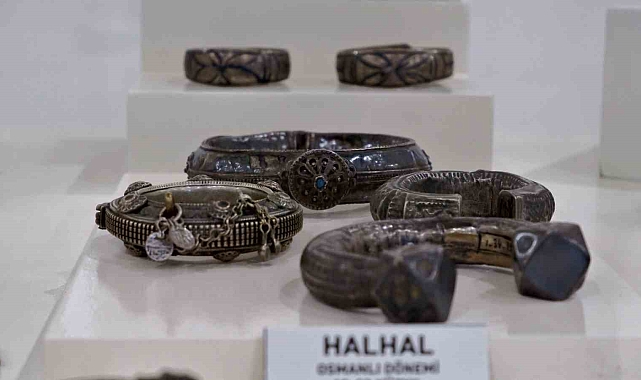 3 bin 500 yıllık takıların da bulunduğu 175 eser, görücüye çıktı