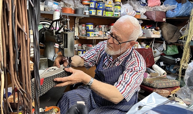 45 yıldır yaptığı mesleğin bitti, ayakkabı tamirciliğine de başla