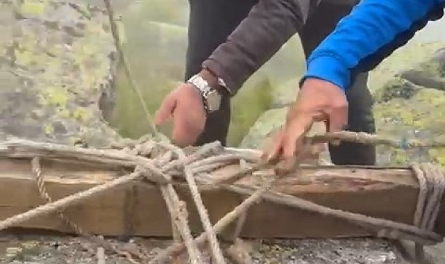 600 kilogram ağırlığındaki taşı elleri ile taşıdılar