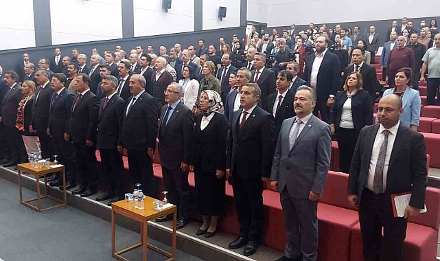 Adalet Bakanı Yılmaz Tunç, Atatürk Üniversitesi&#039;nde akademisyenlerle buluştu