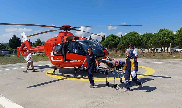 Ambulans helikopter, baygınlık geçiren yaşlı kadın için havalandı