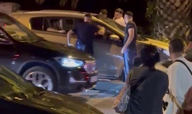 Aracın önünü kesip darp ettiler