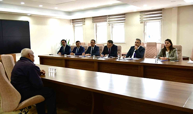 Ardahan Valisi Hayrettin Çiçek,  &#039;Vatandaşla Buluşma Halk Günü Toplantısı&#039; gerçekleştirdi