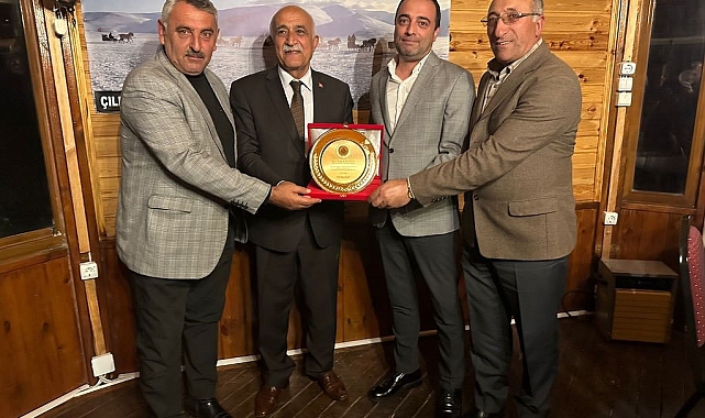 Başkan Azizoğlu&#039;nda Karaaslan&#039;a veda yemeği