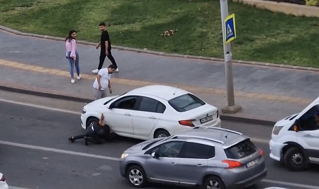 Cadde üzerinde yaralı güvercin trafiği birbirine kattı