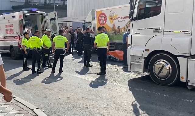 Camiden çıkan yaşlı adam tırın altında kaldı