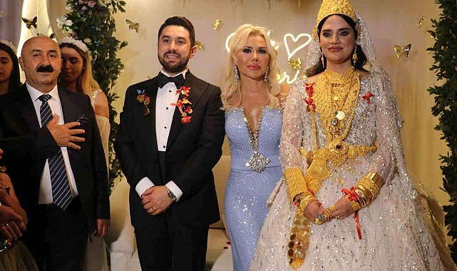Ceylanın sahne aldığı aşiret düğününde geline 5 kilo altın takıldı
