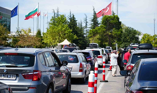 Edirne sınır Kapılarında 4 milyondan fazla yolcu giriş çıkış yaptı