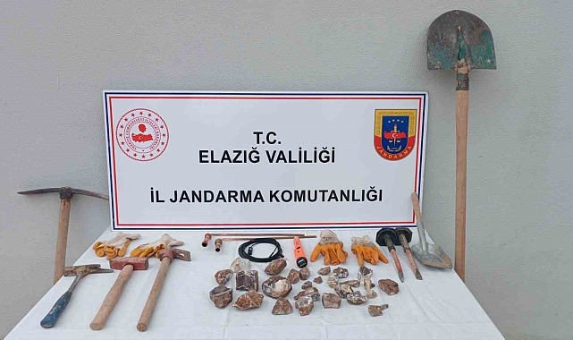 Elazığ&#039;da jandarma ekipleri kaçak kazı yapan şüpheliyi yakaladı