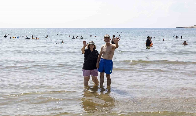 &#039;Emekli evi&#039; sakinlerini Akkum Plajı&#039;nda ağırlandı