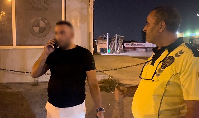 &#039;Eşimle konuşuyorum&#039; dedi, ehliyetini vermemek için direndi