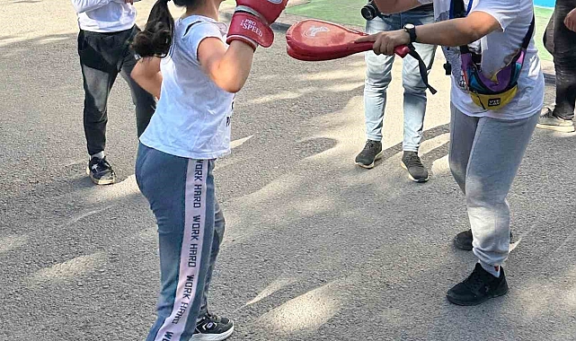 Gençler sosyal meydanda buluştu