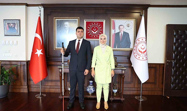 Görme engelli hakim yardımcısı görevine başladı