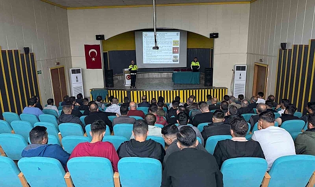 Güvenle ulaşım sağlayabilmeleri amacıyla okul taşıtı şoförlerine eğitim verildi