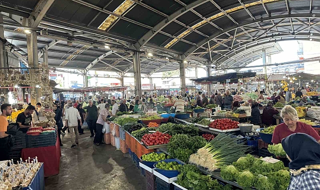 Halk pazarında fiyatların artış göstermesi ilgiyi düşürdü